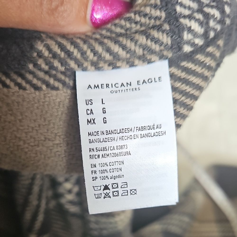 American Eagle Outfitters Black and Tan Plaid Shirt - Picture 12 of 16